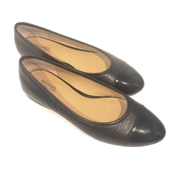 Micheal Kors Flats - Picture 2 of 4